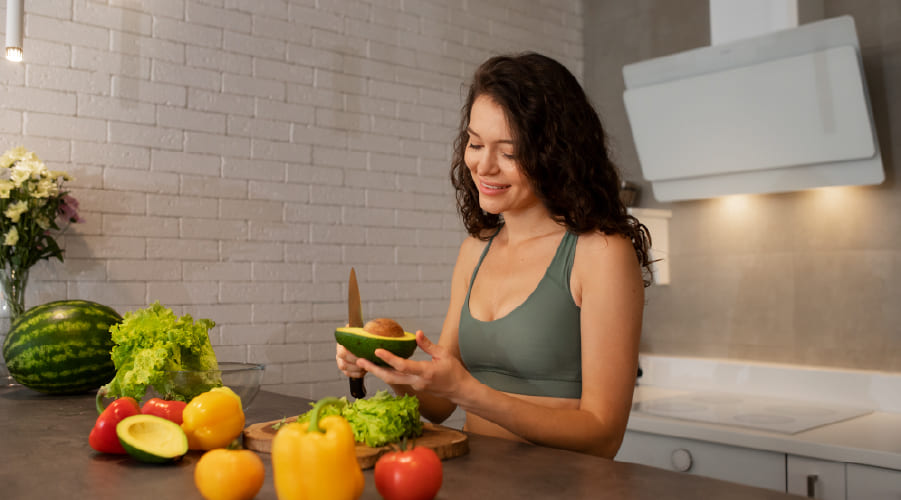 Aprende qué son los carbohidratos, cómo influyen en la glucosa y cómo medirlos en tu alimentación diaria. Esta guía práctica te orienta para realizar un conteo de carbohidratos y mejorar el control glicémico.