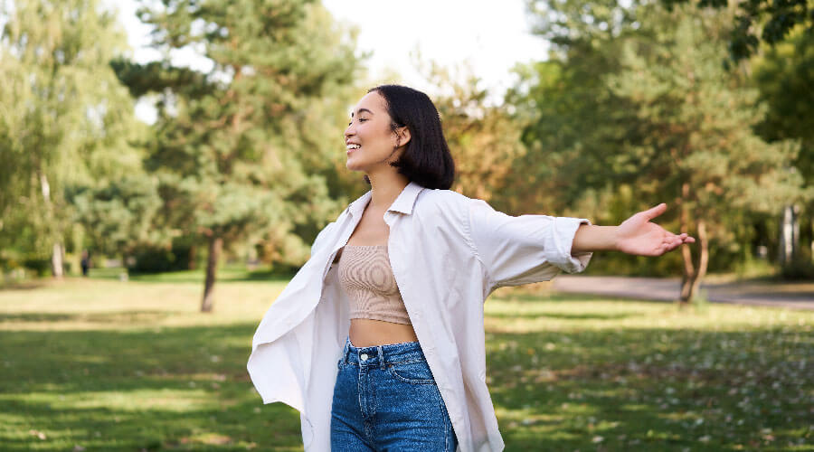 ¿Fumas o vapeas? Te contamos qué relación tiene con el cáncer de pulmón.