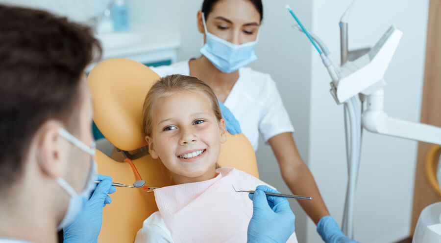 Cuidado y salud oral en los niños En este espacio trataremos un tema muy importante que es la salud bucal de los niños. Es fundamental cuidar su salud bucal desde temprana edad para garantizar un desarrollo oral adecuado a lo largo de su crecimiento.