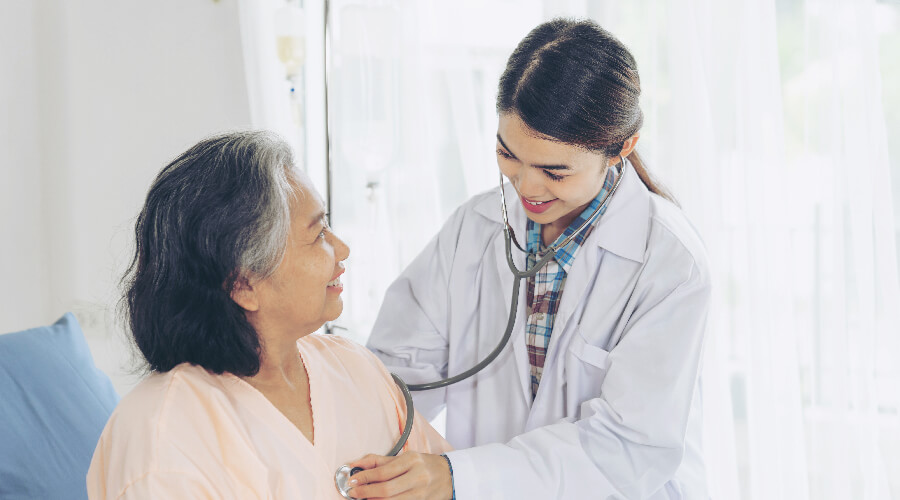 Insuficiencia cardíaca Explora cómo prevenir y manejar la insuficiencia cardíaca, con énfasis en su relación con la diabetes. Aprende sobre el funcionamiento del corazón, factores de riesgo y síntomas. Incluye recomendaciones prácticas para llevar un estilo de vida saludable, como actividad física, alimentación balanceada y control del estrés, destacando la importancia de las consultas médicas regulares y la detección temprana de complicaciones.